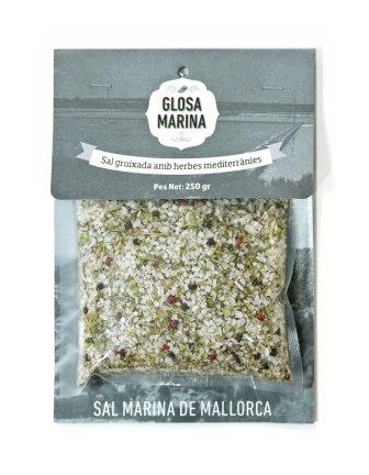 Condimento preparado de sal marina gruesa con hierbas mediterráneas.